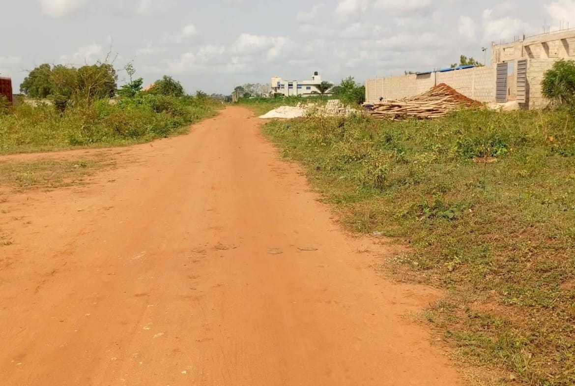 Grande parcelle de 600 m² avec Titre Foncier à vendre à Calavi Ouèdo - BENIN-IMMO