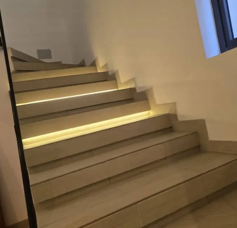 Villa triplex moderne à vendre à Fidjrossè Plage Cotonou - BENIN-IMMO