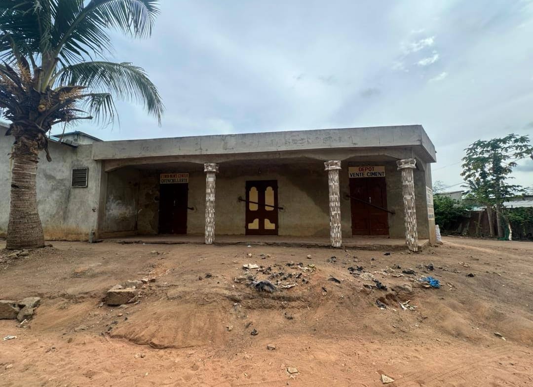 Maison inachevée à vendre à Calavi Womey - BENIN-IMMO