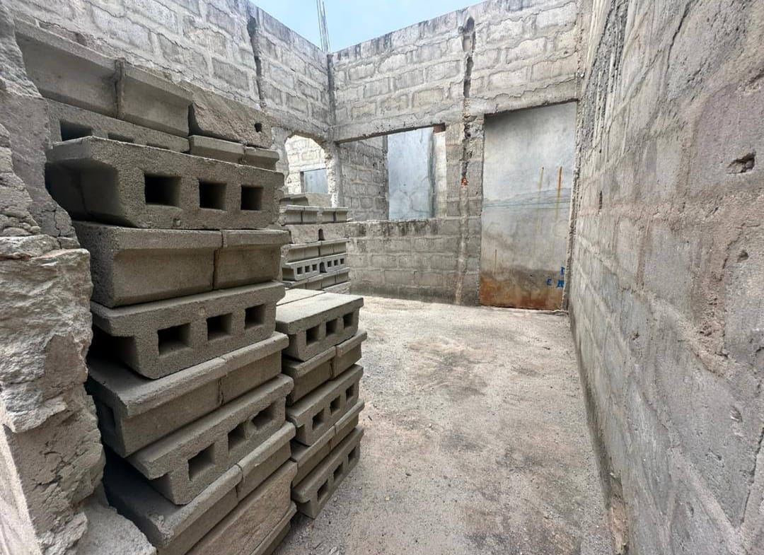 Maison inachevée à vendre à Calavi Womey - BENIN-IMMO