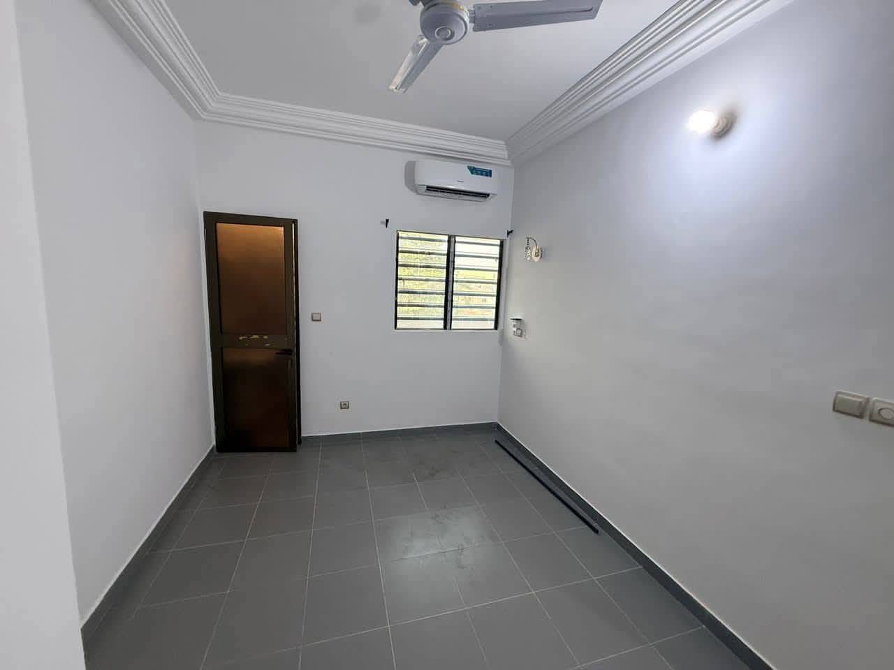 Appartement 2 chambres climatisé à louer à Gbegamey 7 Appartement 2 chambres climatisé à louer à Gbegamey 7