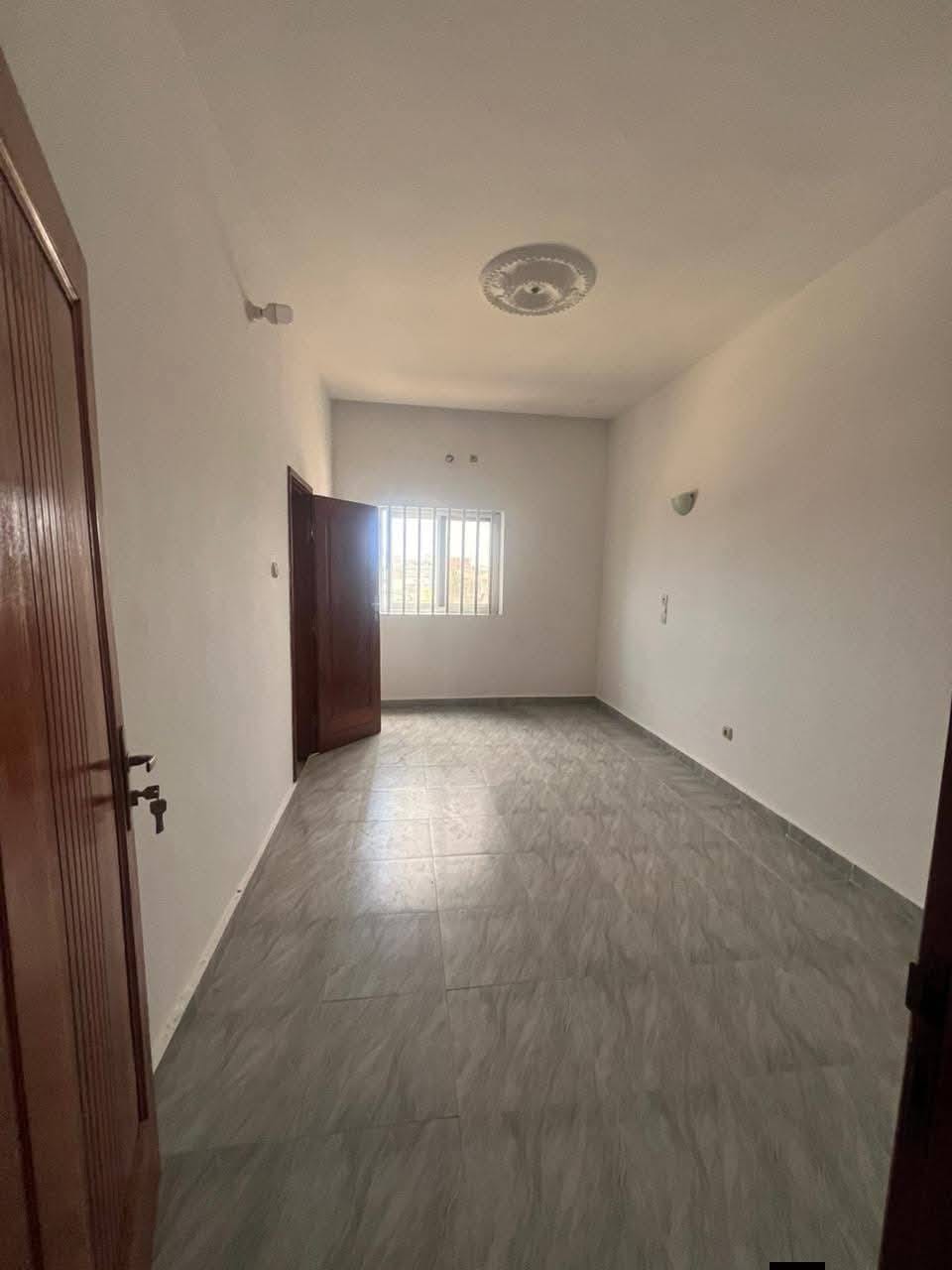 Appartement 3 chambres à louer à Fidjrossè Akogbato 10