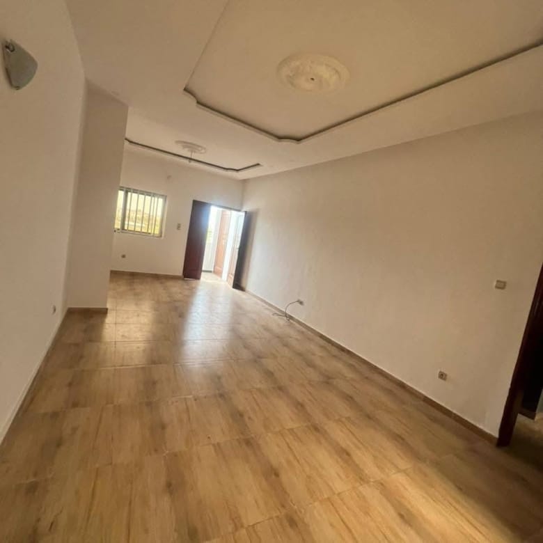 Appartement 3 chambres à louer à Fidjrossè Akogbato 2
