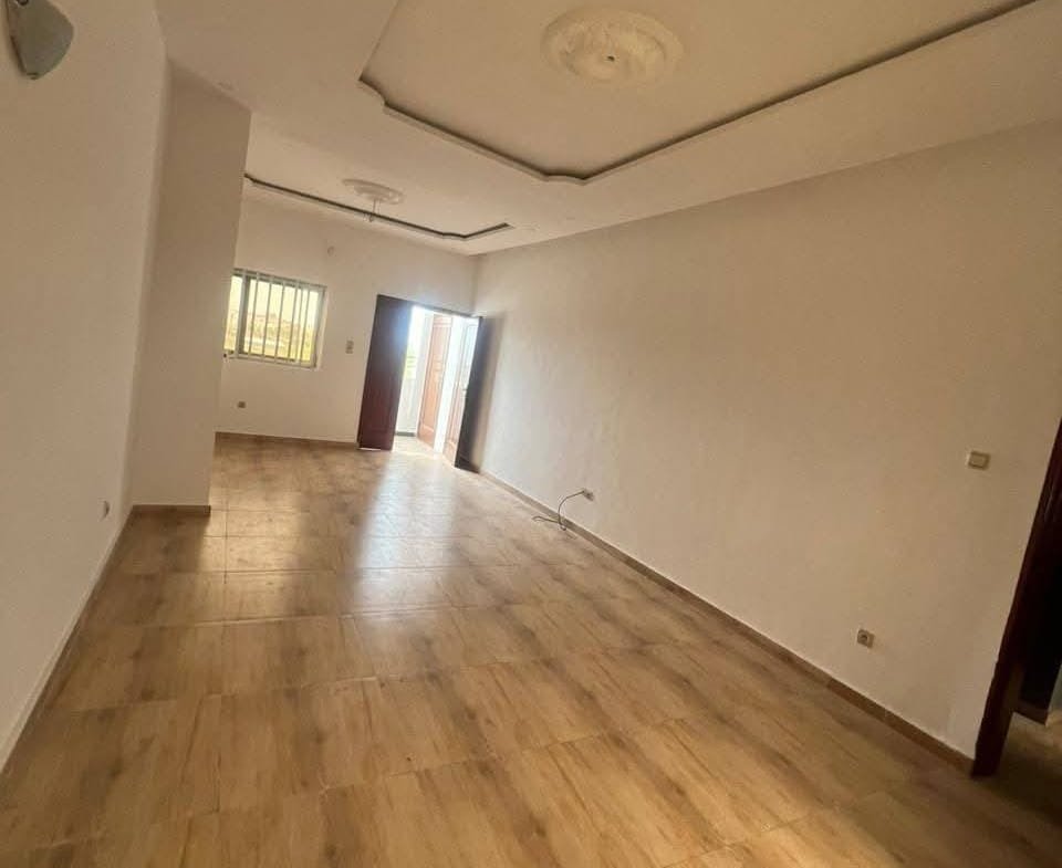 Appartement 3 chambres à louer à Fidjrossè Akogbato 2