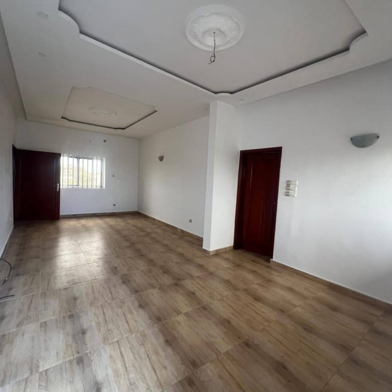 Appartement 3 chambres à louer à Fidjrossè Akogbato 3