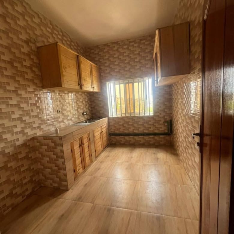 Appartement 3 chambres à louer à Fidjrossè Akogbato 5