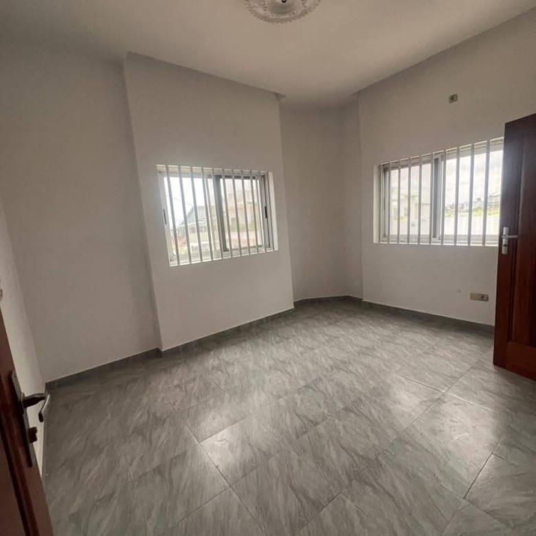 Appartement 3 chambres à louer à Fidjrossè Akogbato 6