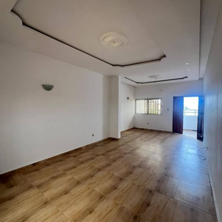 Appartement 3 chambres à louer à Fidjrossè Akogbato 8