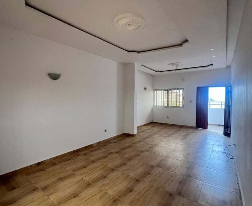Appartement 3 chambres à louer à Fidjrossè Akogbato 8
