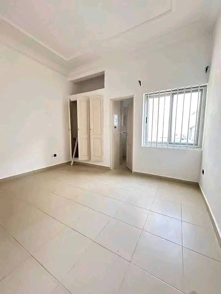 Appartement 3 chambres avec vue mer à Fidjrossè Plage 2