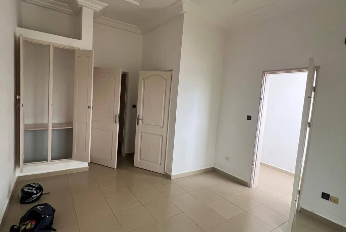 Appartement 3 chambres avec vue mer à Fidjrossè Plage 3