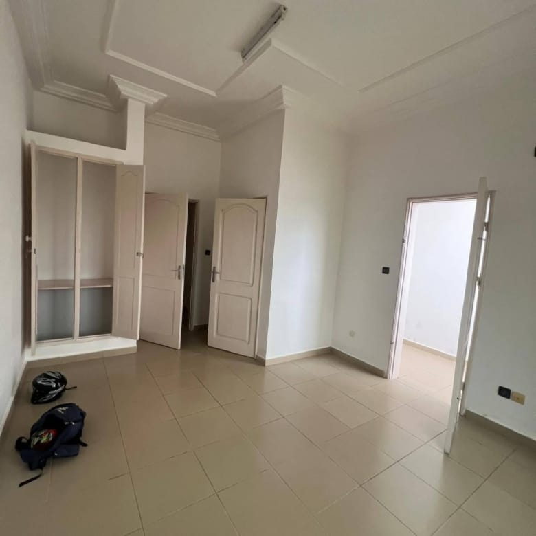 Appartement 3 chambres avec vue mer à Fidjrossè Plage 3