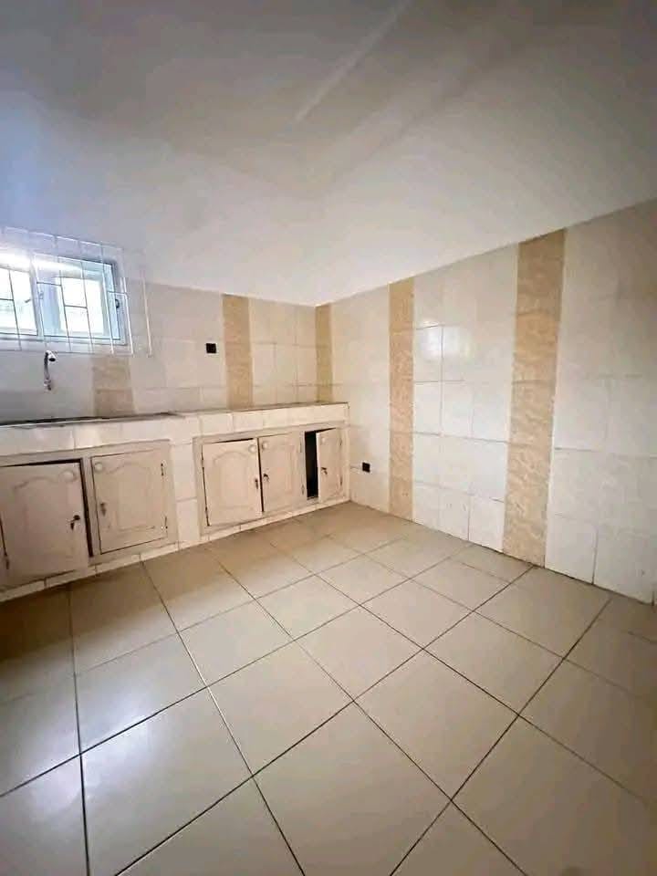 Appartement 3 chambres avec vue mer à Fidjrossè Plage 5