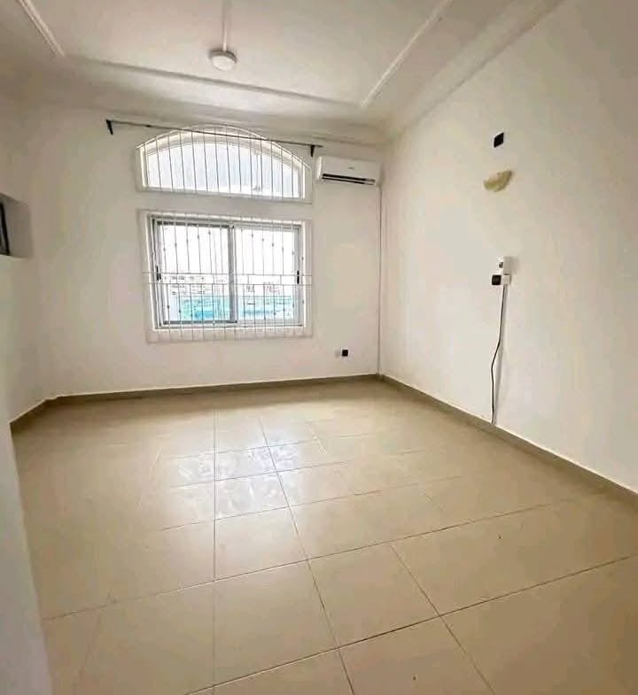 Appartement 3 chambres avec vue mer à Fidjrossè Plage 6
