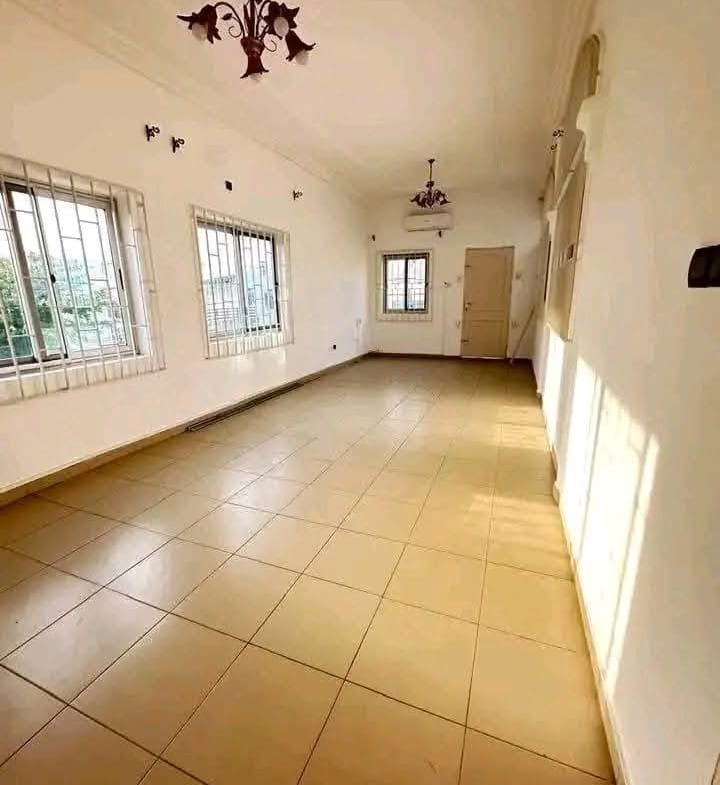 Appartement 3 chambres avec vue mer à Fidjrossè Plage 9