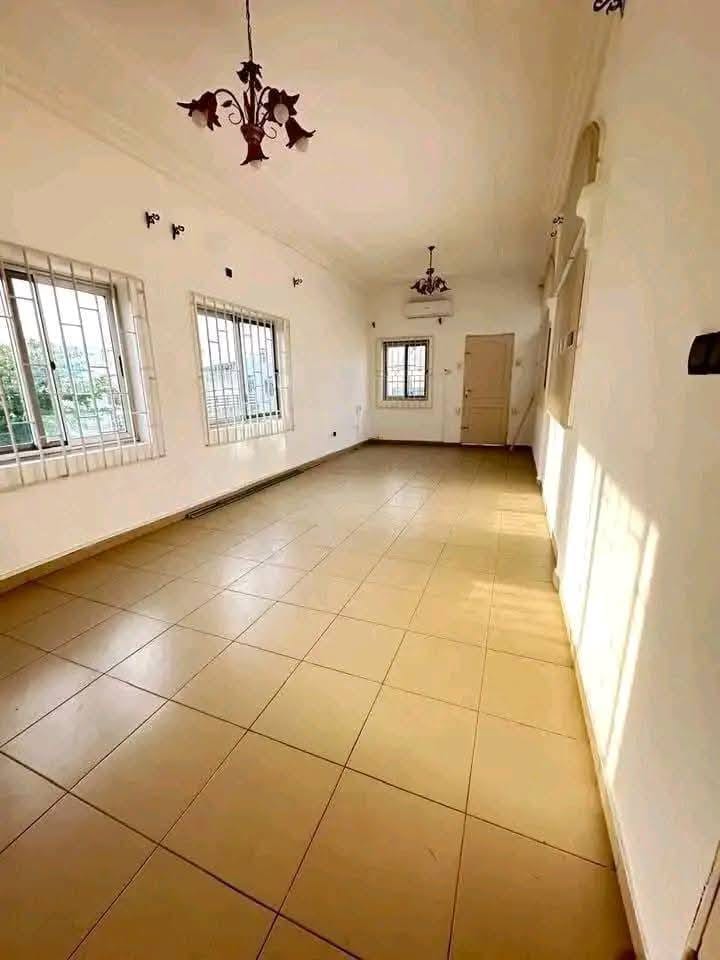 Appartement 3 chambres avec vue mer à Fidjrossè Plage 9