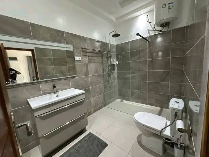 Appartement de luxe avec piscine et vue mer à Fidjrossè 10