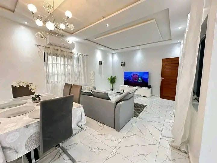 Appartement de luxe avec piscine et vue mer à Fidjrossè 2