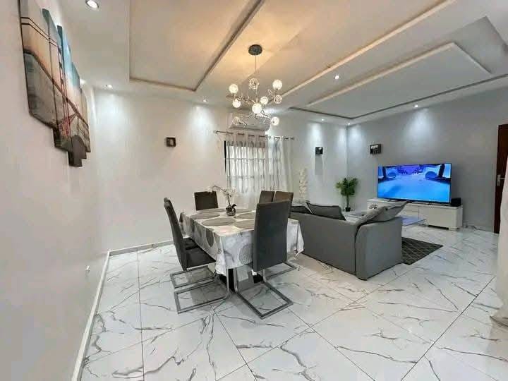 Appartement de luxe avec piscine et vue mer à Fidjrossè 8