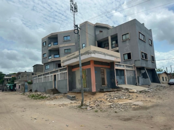 Immeuble locatif à vendre à Akpakpa Midombo