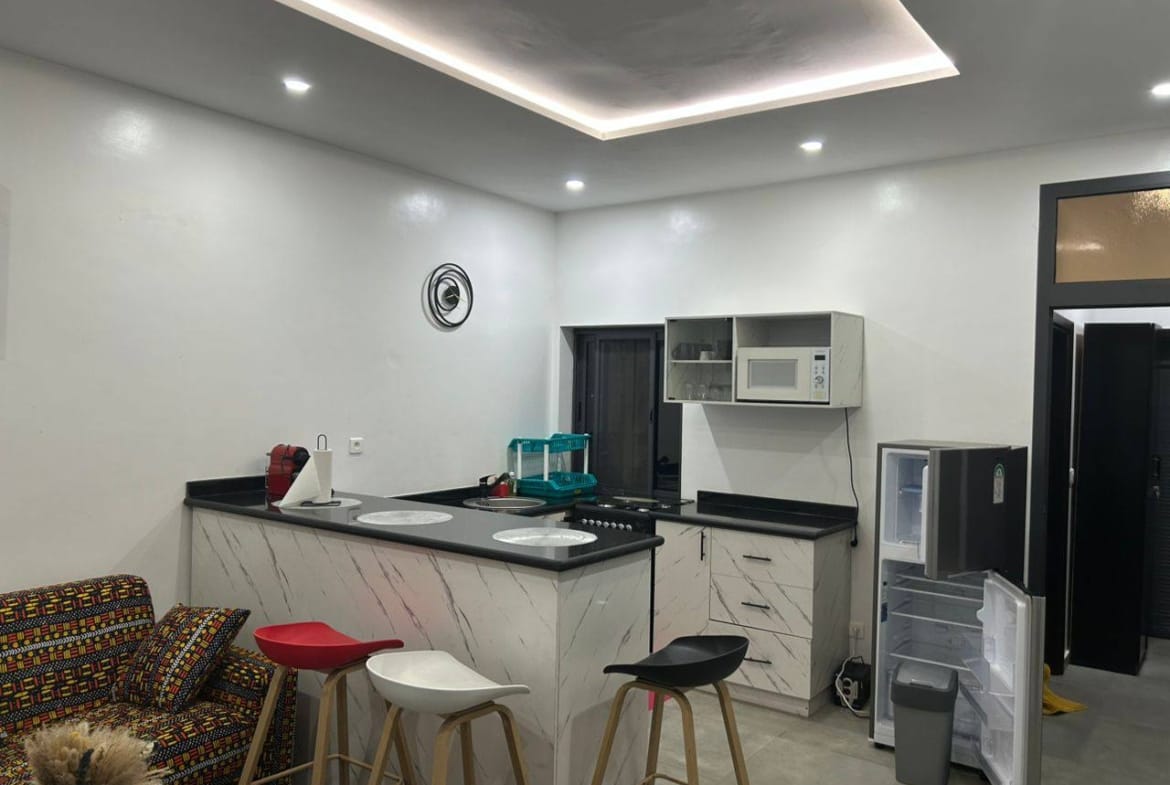 Studio Meublé à Louer Fidjrossè – Proche Plage Cotonou 3
