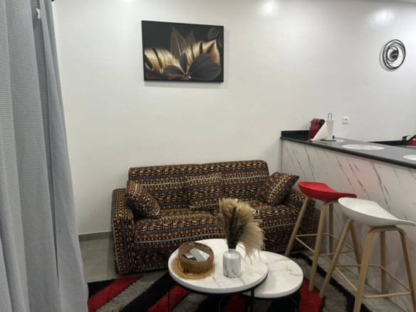 Studio Meublé à Louer Fidjrossè – Proche Plage Cotonoué 9