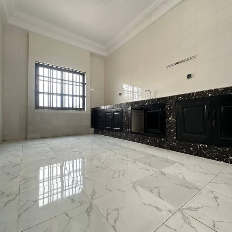 Villa R+1 à louer à Akpakpa PK10 près de la plage 2