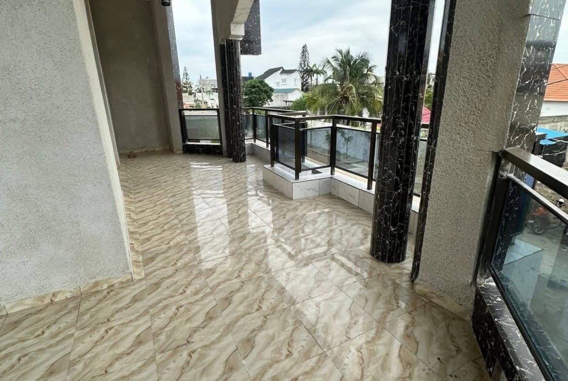 Villa R+1 à louer à Akpakpa PK10 près de la plage 5