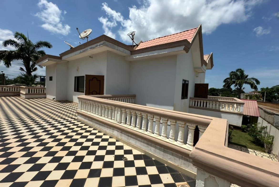 Villa a vendre a Abomey Calavi Akassato 14