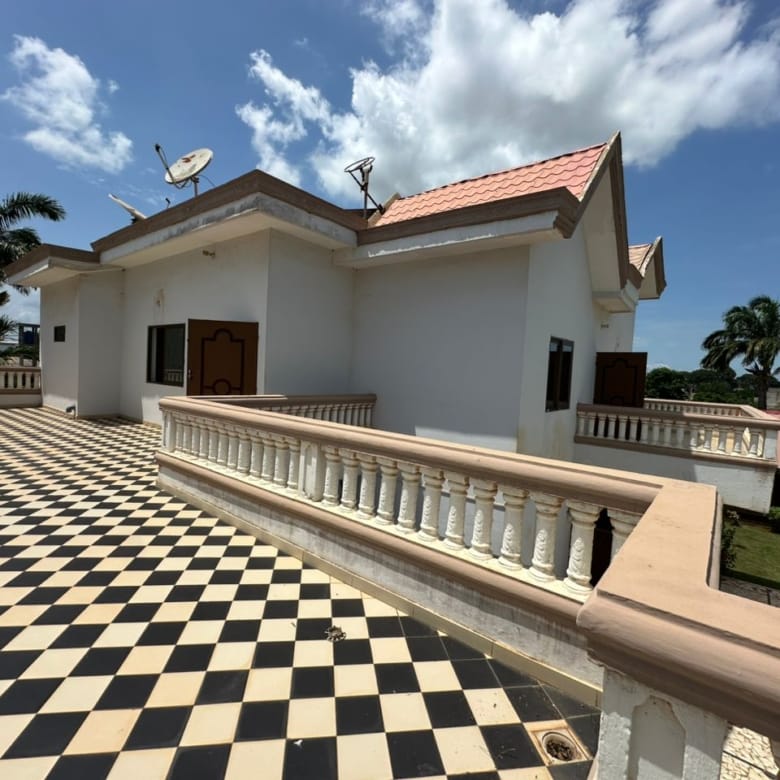 Villa a vendre a Abomey Calavi Akassato 14