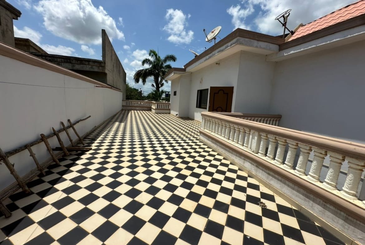 Villa a vendre a Abomey Calavi Akassato 16