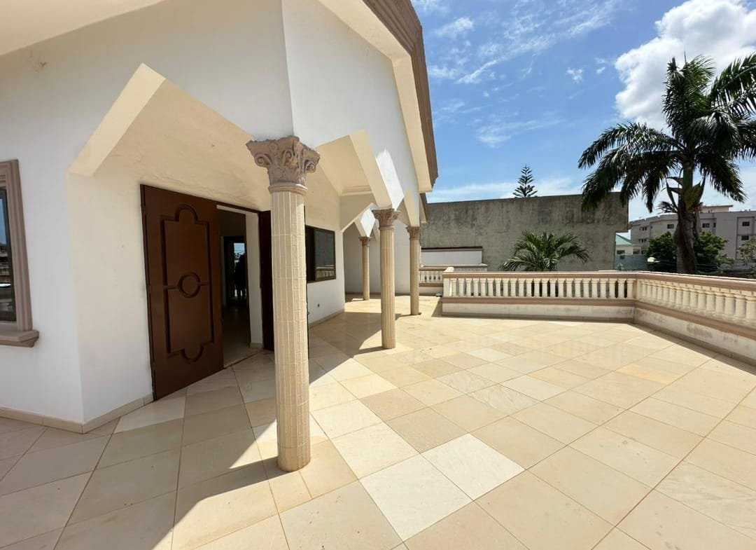 Villa a vendre a Abomey Calavi Akassato 17
