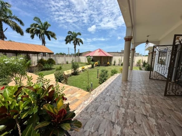 Villa a vendre a Abomey Calavi Akassato 2