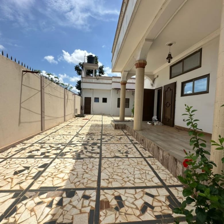 Villa a vendre a Abomey Calavi Akassato 5
