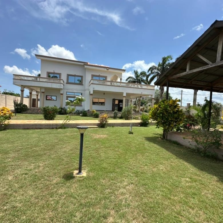 Villa a vendre a Abomey Calavi Akassato 8
