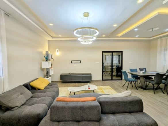 Villa avec piscine à vendre à Cococodji Akadjamey 3
