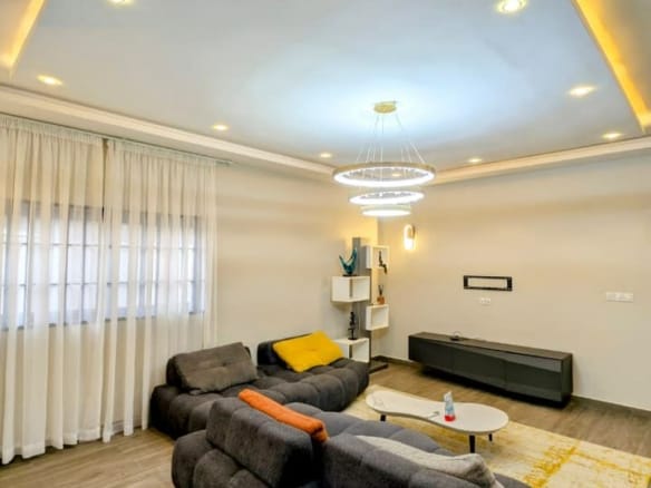 Villa avec piscine à vendre à Cococodji Akadjamey 4