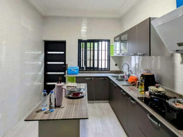 Villa avec piscine à vendre à Cococodji Akadjamey 5