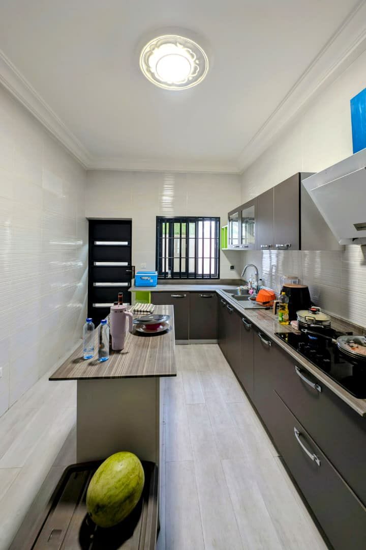 Villa avec piscine à vendre à Cococodji Akadjamey 5