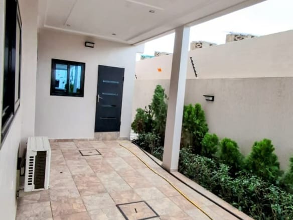 Villa avec piscine à vendre à Cococodji Akadjamey 6
