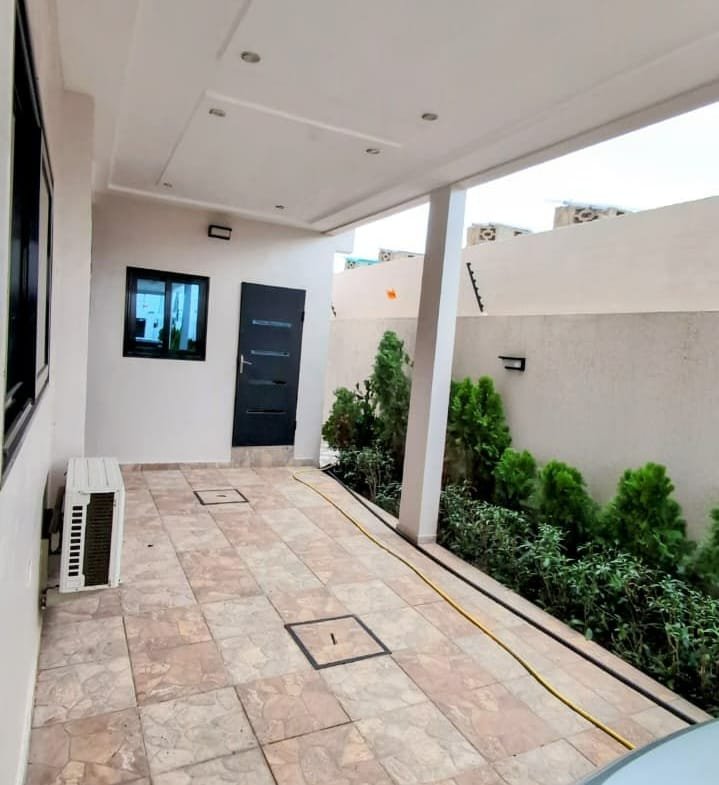 Villa avec piscine à vendre à Cococodji Akadjamey 6