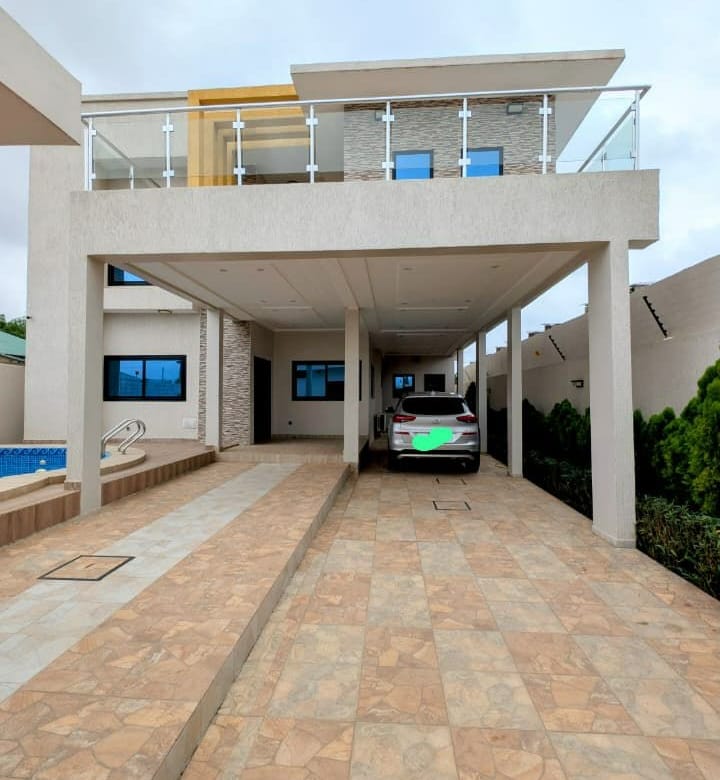 Villa avec piscine à vendre à Cococodji Akadjamey 7