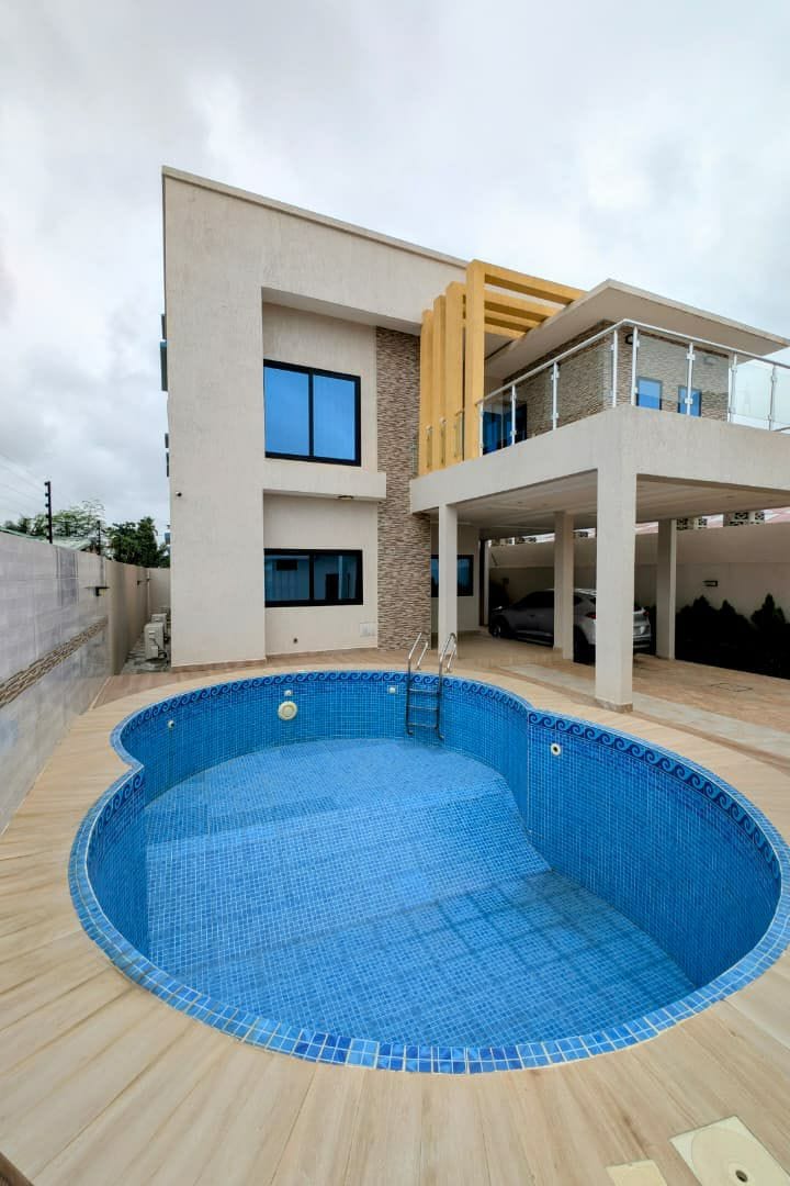 Villa avec piscine à vendre à Cococodji Akadjamey