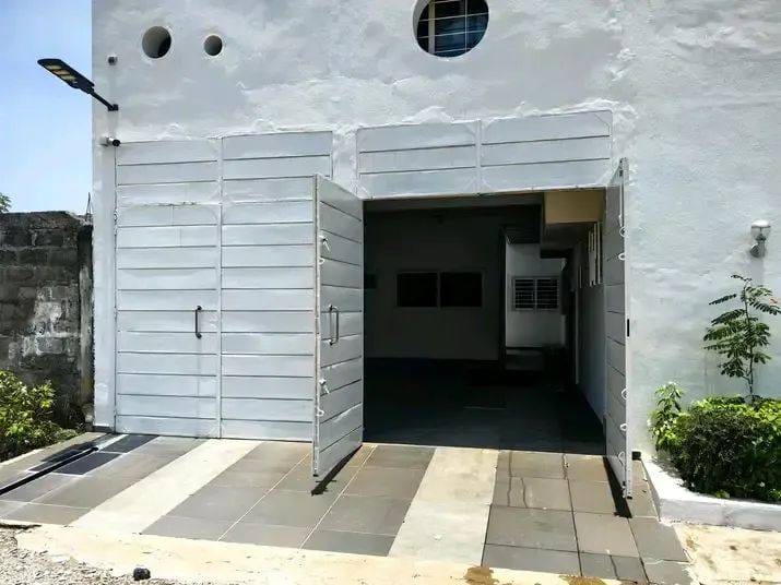 Villa de prestige avec jardin à Fidjrossè 11