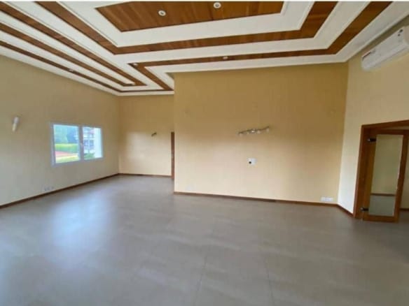 Villa de prestige avec piscine à Akpakpa Jack 2