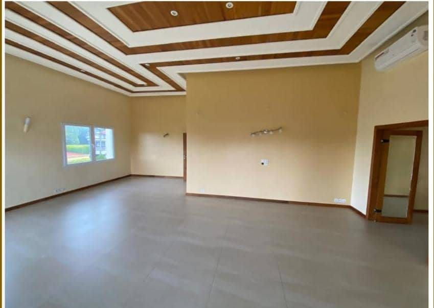 Villa de prestige avec piscine à Akpakpa Jack 2