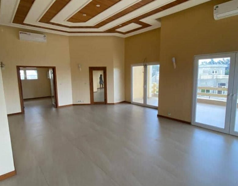 Villa de prestige avec piscine à Akpakpa Jack 5