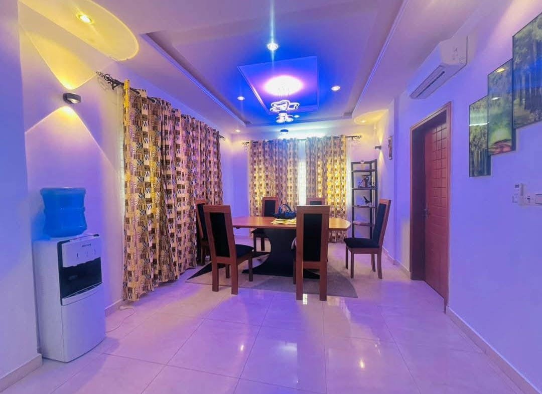 Villa de prestige meublée avec jardin à Akogbato 10