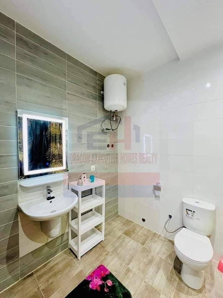 Villa de prestige meublée avec jardin à Akogbato 12