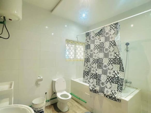 Villa de prestige meublée avec jardin à Akogbato 13